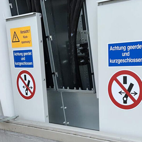 Elektrisches Schaltschrank-Warnschild, Vorsicht